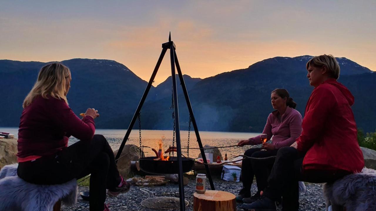 Mikrohyttene I Akrafjorden Etnesjoen 외부 사진